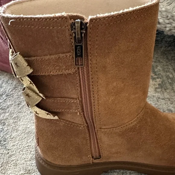 UGG Kids Tan bailey Boots with Starry Bow - Picture 6 of 9